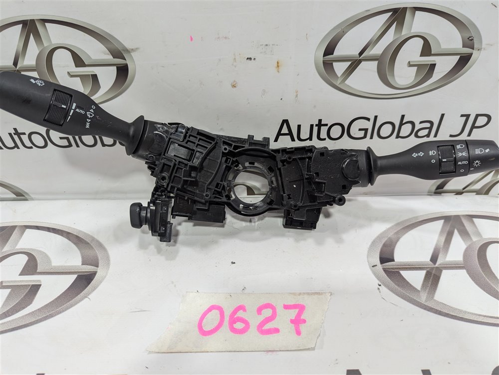 Запчасть Блок подрулевых переключателей  LEXUS IS300H 8414030370 Контрактный Год: 2013   Под туманки. 
Снят с контрактного авто, без пробега по России. Состояние оценивайте по фото.  Кросс: 8465230670