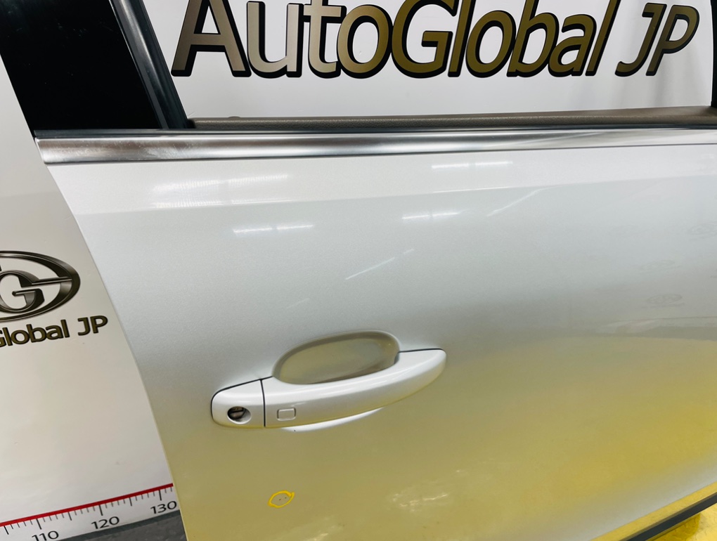 Дверь правая передняя для AUDI Q5 8R CTVA, 8R0831052E 4 ракурс Дверь правая передняя для AUDI Q5 8R CTVA, 8R0831052E 4 ракурс