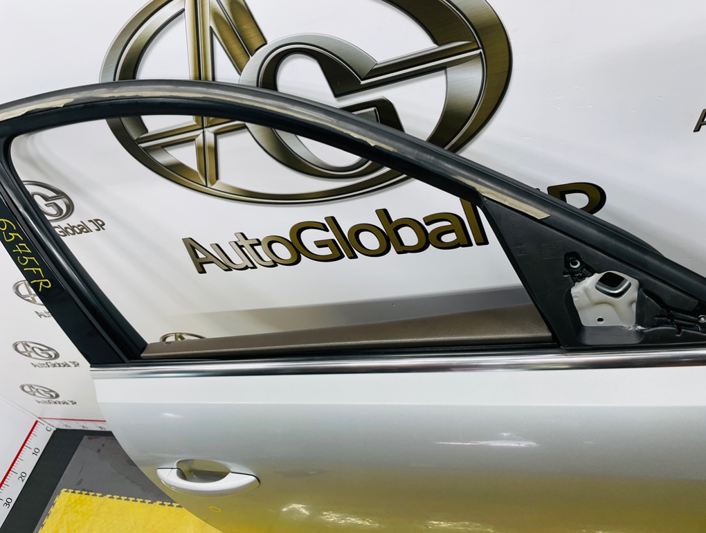 Дверь правая передняя для AUDI Q5 8R CTVA, 8R0831052E 12 ракурс Дверь правая передняя для AUDI Q5 8R CTVA, 8R0831052E 12 ракурс