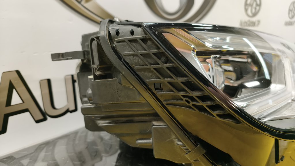 Фара правая передняя для AUDI Q5 FY, 80D941034 9 ракурс Фара правая передняя для AUDI Q5 FY, 80D941034 9 ракурс