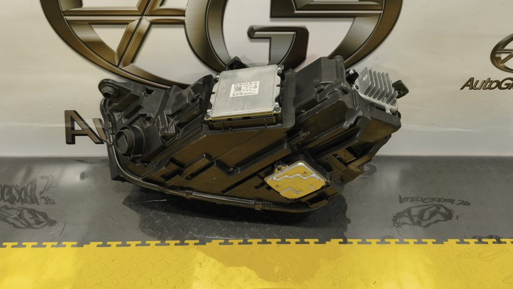 Фара правая передняя для AUDI Q5 FY, 80D941034 25 ракурс Фара правая передняя для AUDI Q5 FY, 80D941034 25 ракурс