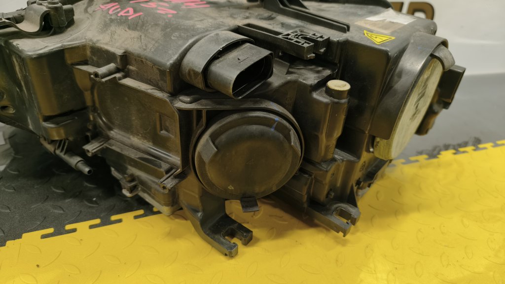 Фара правая передняя для AUDI A4 8K CJEB, 8K0941044 12 ракурс Фара правая передняя для AUDI A4 8K CJEB, 8K0941044 12 ракурс