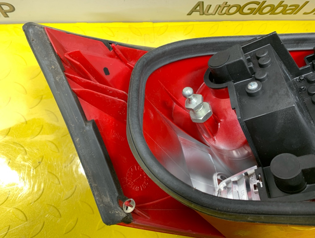 Стоп-сигнал правый задний для AUDI TT 8N AUQ, 8N0945096D 13 ракурс Стоп-сигнал правый задний для AUDI TT 8N AUQ, 8N0945096D 13 ракурс