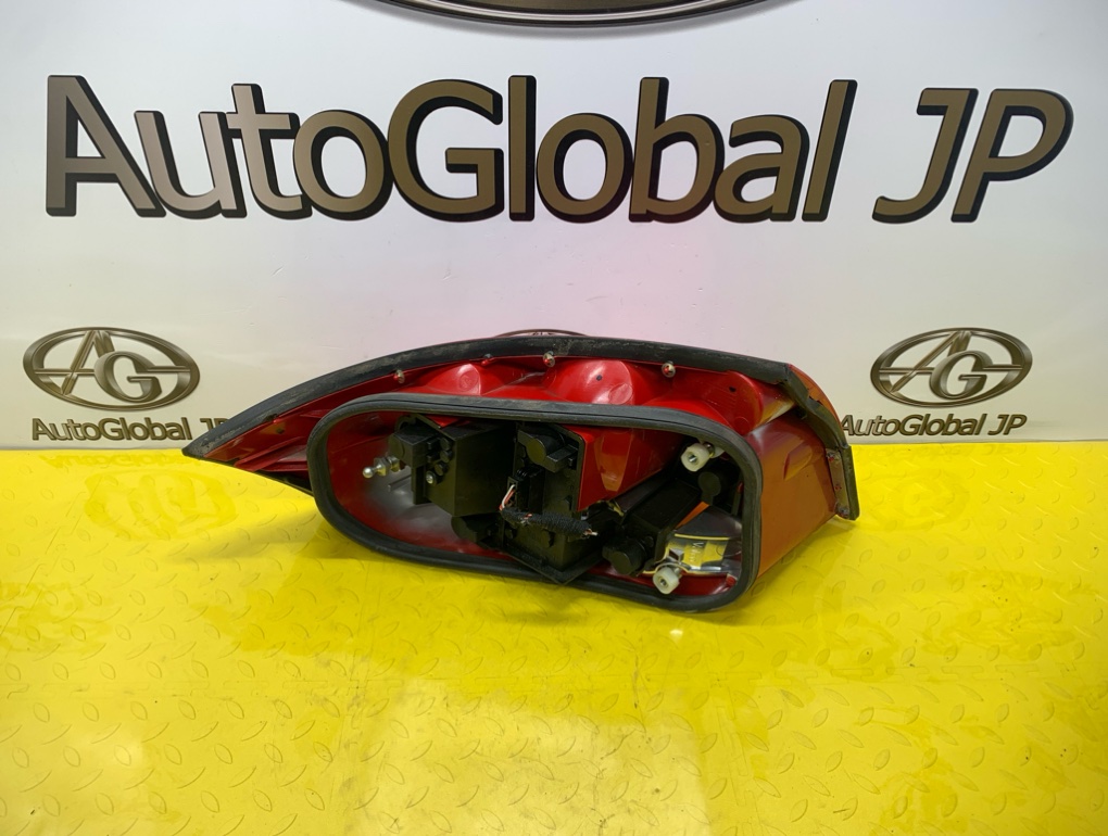 Стоп-сигнал правый задний для AUDI TT 8N AUQ, 8N0945096D 16 ракурс Стоп-сигнал правый задний для AUDI TT 8N AUQ, 8N0945096D 16 ракурс