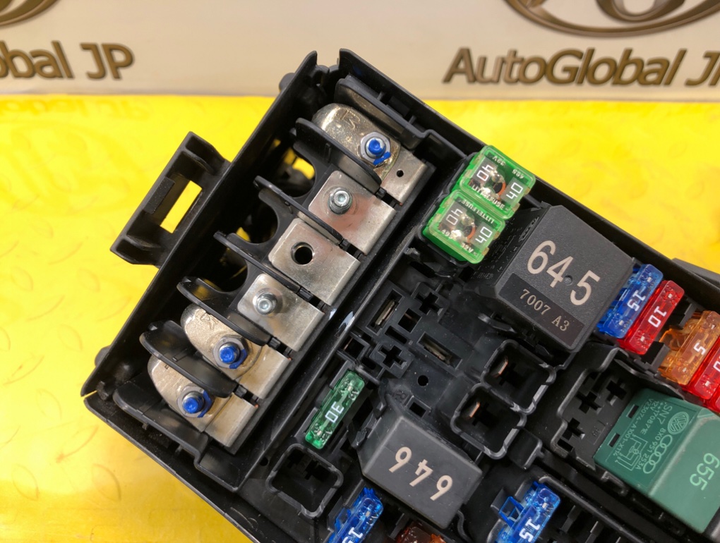 Блок предохранителей для AUDI Q2 GAB CHZJ, 5Q0937125C 29 ракурс Блок предохранителей для AUDI Q2 GAB CHZJ, 5Q0937125C 29 ракурс