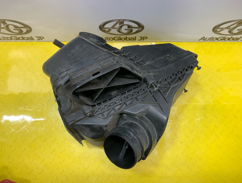 Корпус воздушного фильтра для AUDI Q5 8R CDNC, 8R0133837S 2 ракурс Корпус воздушного фильтра для AUDI Q5 8R CDNC, 8R0133837S 2 ракурс