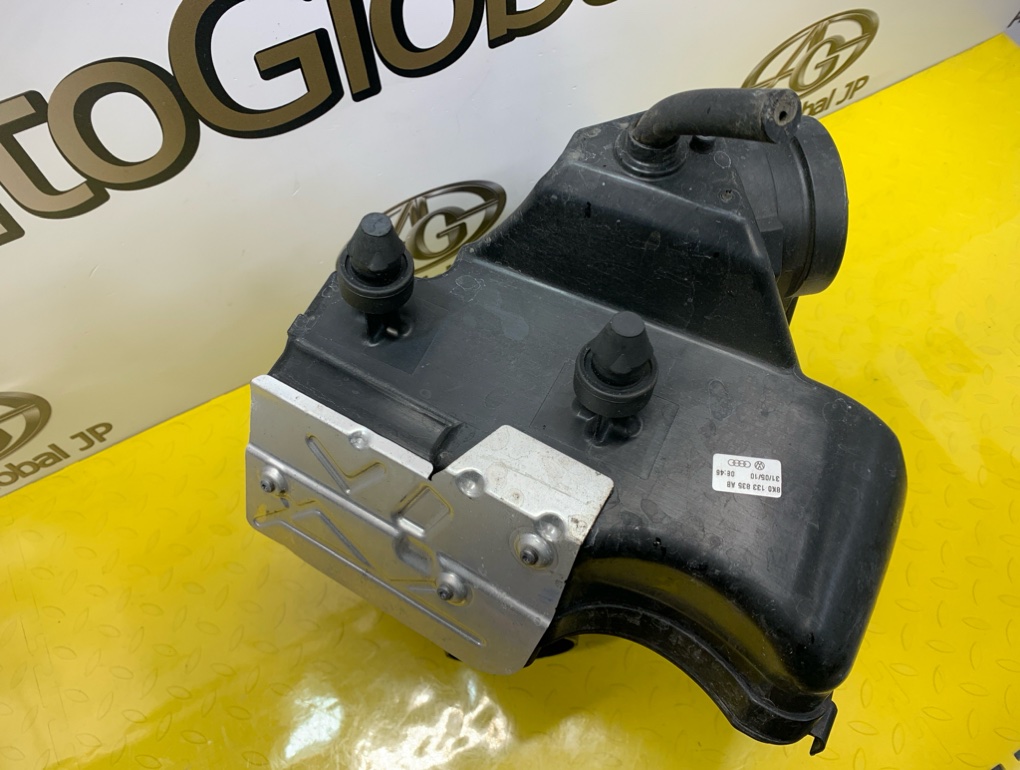 Корпус воздушного фильтра для AUDI Q5 8R CDNC, 8R0133837S 8 ракурс Корпус воздушного фильтра для AUDI Q5 8R CDNC, 8R0133837S 8 ракурс