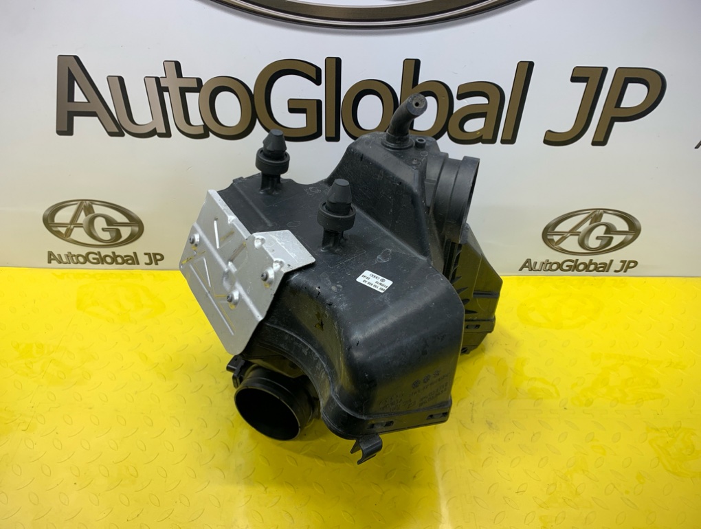 Корпус воздушного фильтра для AUDI Q5 8R CDNC, 8R0133837S 10 ракурс Корпус воздушного фильтра для AUDI Q5 8R CDNC, 8R0133837S 10 ракурс
