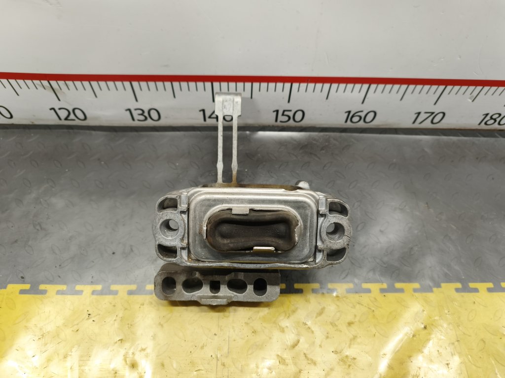 Подушка двигателя для AUDI Q2 GAB CHZJ, 5Q0199262CK 8 ракурс Подушка двигателя для AUDI Q2 GAB CHZJ, 5Q0199262CK 8 ракурс