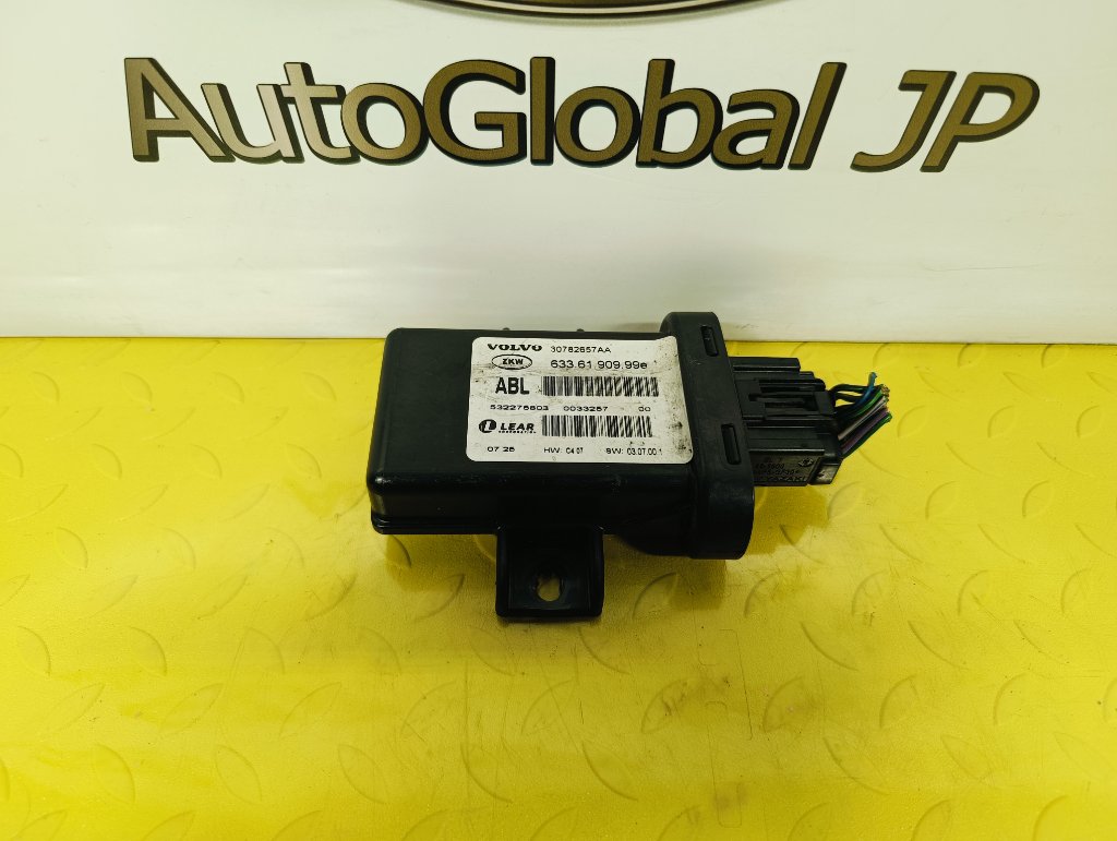 Блок управления для Volvo XC70 BZ B6324S 3.2, 30782657 1 ракурс Блок управления для Volvo XC70 BZ B6324S 3.2, 30782657 1 ракурс
