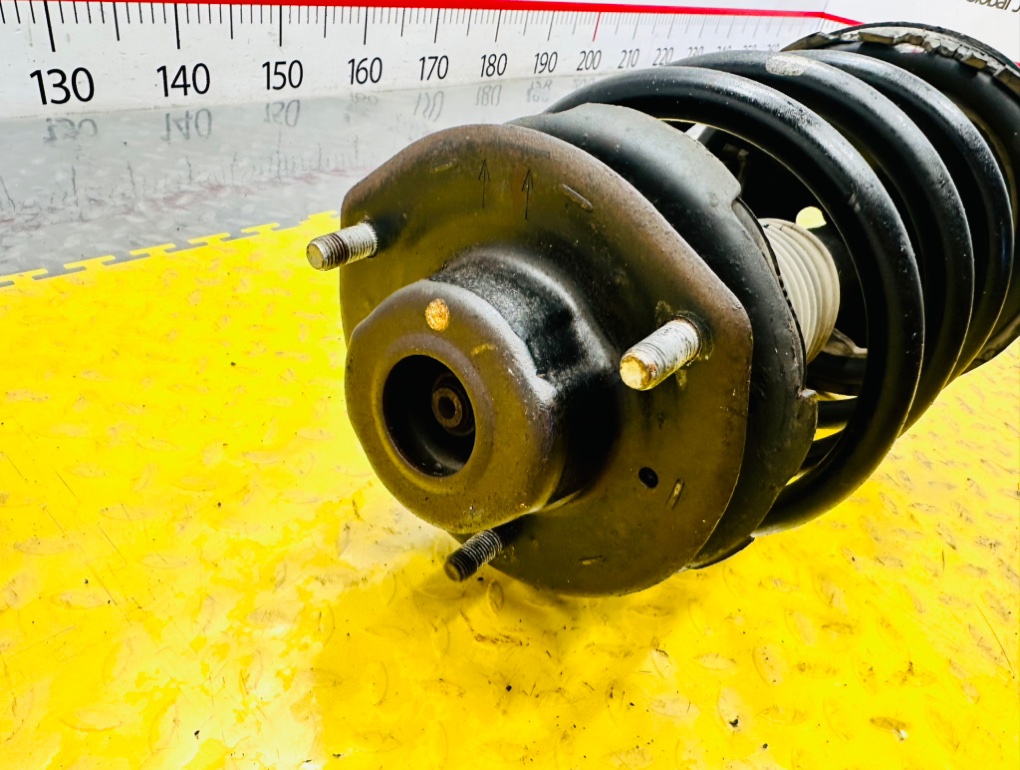 Стойка правая передняя для TOYOTA HARRIER SXU15 5SFE, 4851049155 2 ракурс Стойка правая передняя для TOYOTA HARRIER SXU15 5SFE, 4851049155 2 ракурс