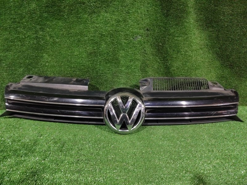 Решетка радиатора VOLKSWAGEN GOLF 1K5 контрактная
