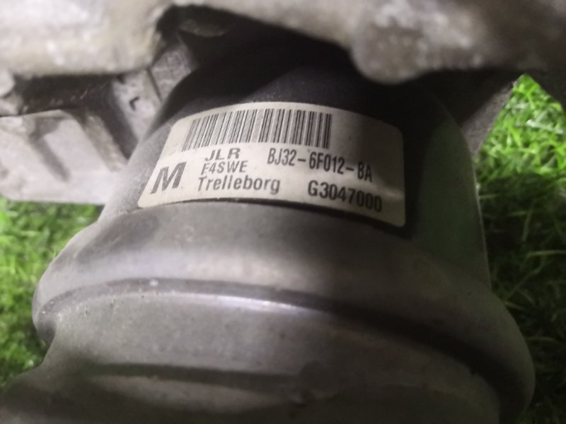 Подушка двигателя правая LAND ROVER Range Rover Evoque L538 204PT Подушка двигателя правая LAND ROVER Range Rover Evoque L538 204PT