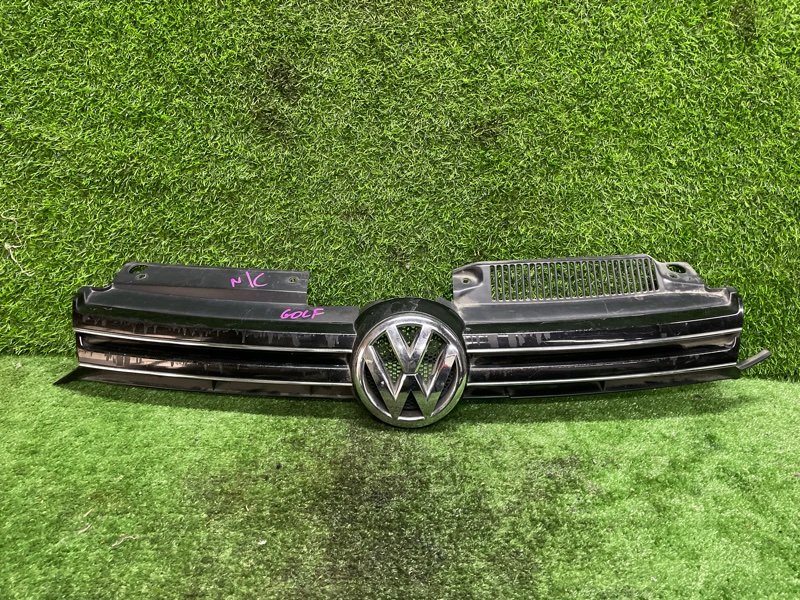 Решетка радиатора VOLKSWAGEN GOLF 5k1 контрактная