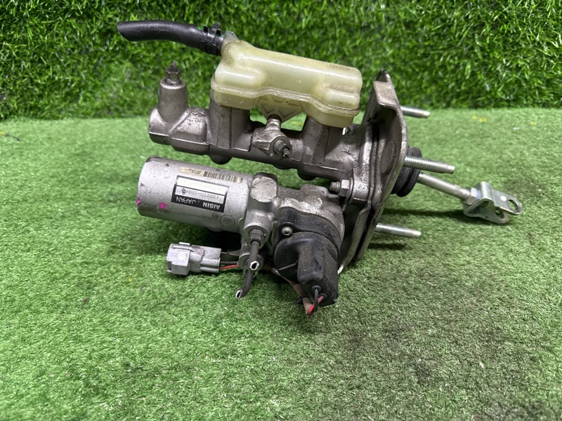 Главный тормозной цилиндр LS460 2007 USF40 1UR-FSE