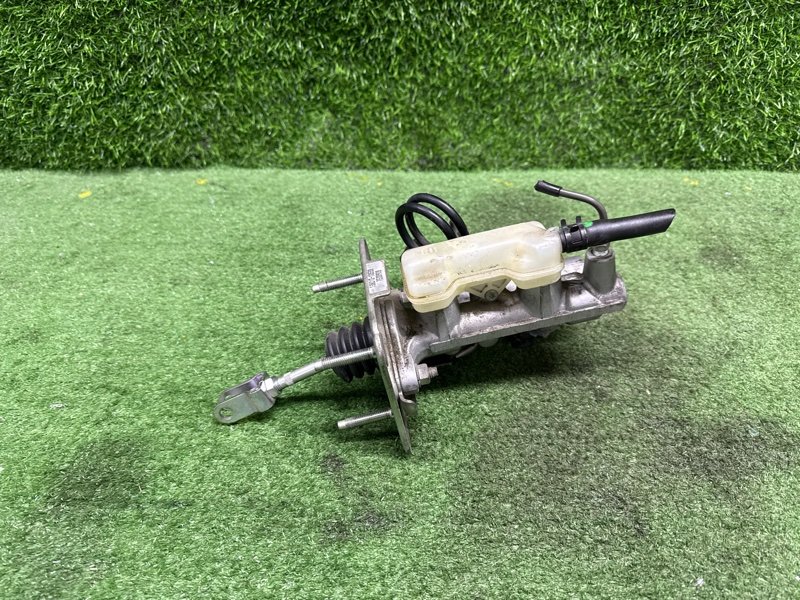 Главный тормозной цилиндр LS460 2007 USF40 1UR-FSE