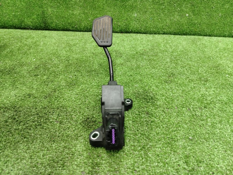 Педаль газа NX200T 2019.12 AGZ10 8ARFTS