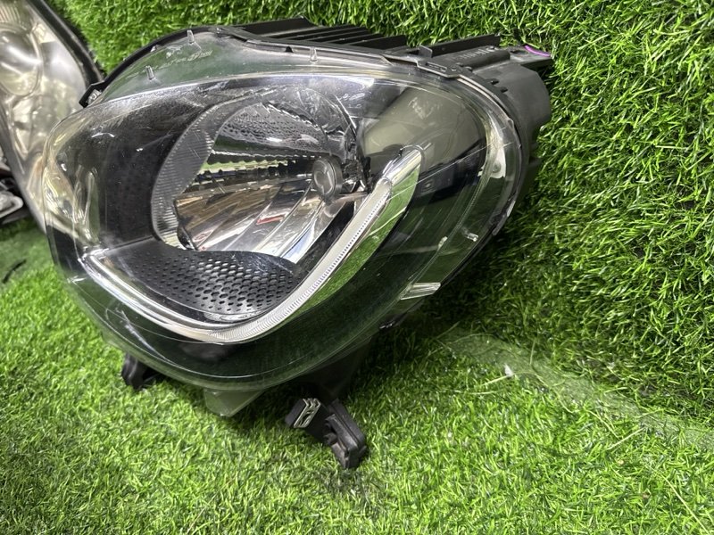 Фара передняя левая Фара передняя левая
