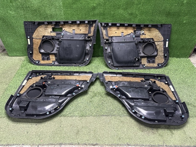 Обшивка боковой двери CR-V RD5 Обшивка боковой двери CR-V RD5