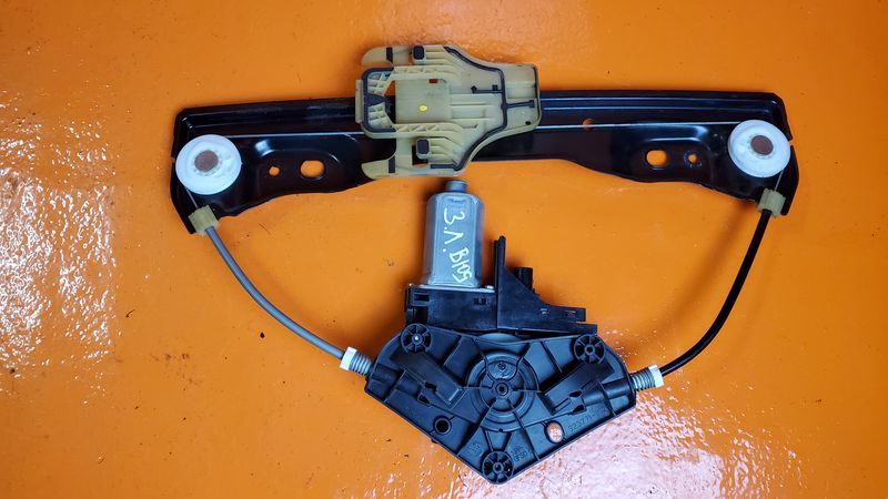 Стеклоподъемник двери задний левый Jeep Grand Cherokee 2011 WK2 3.6 бензин контрактная