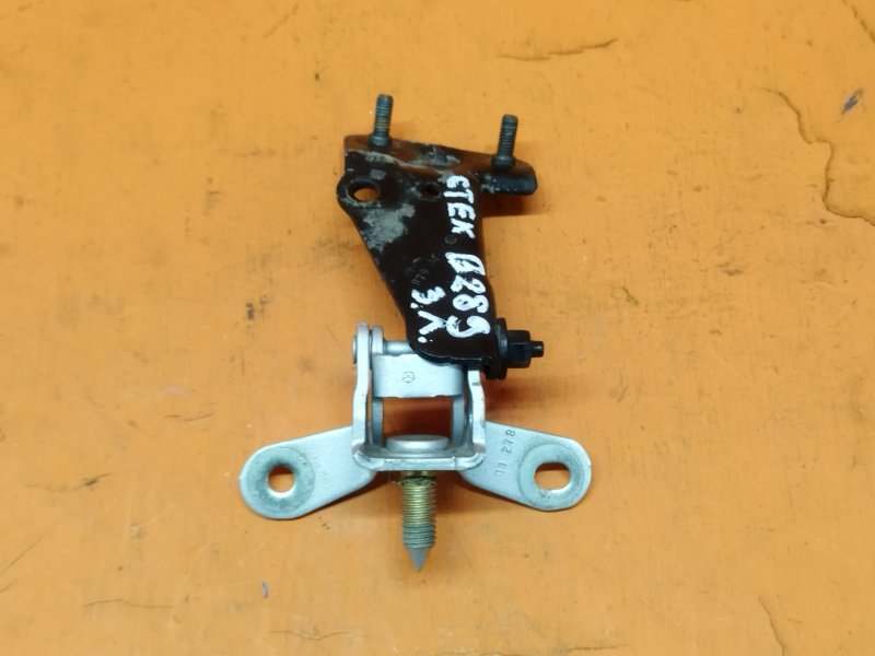 Запчасть петля стекла багажника левая Jeep Grand Cherokee 2012 WK2 3.6 контрактная Петля стекла багажника левая Jeep Grand Cherokee 2012 WK2 3.6 контрактная