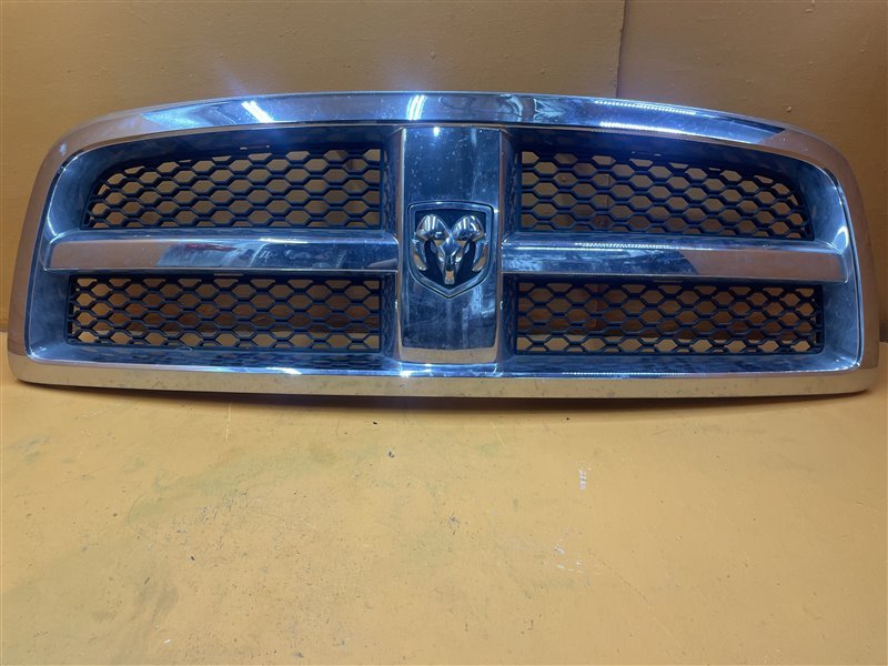 Решетка радиатора Dodge RAM 2011 4 4.7 1KX58TRMAB контрактная