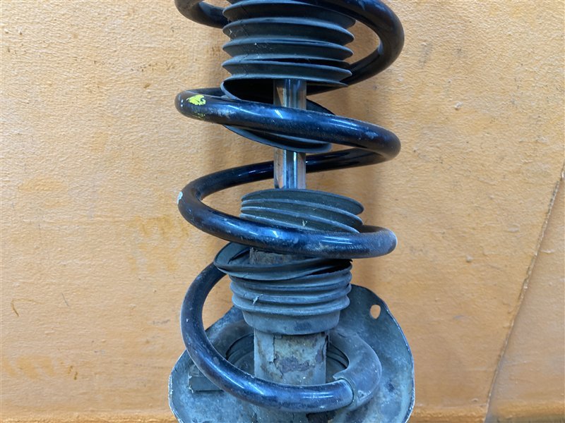 Стойка амортизатора передняя правая Acura RDX TB1 2.3