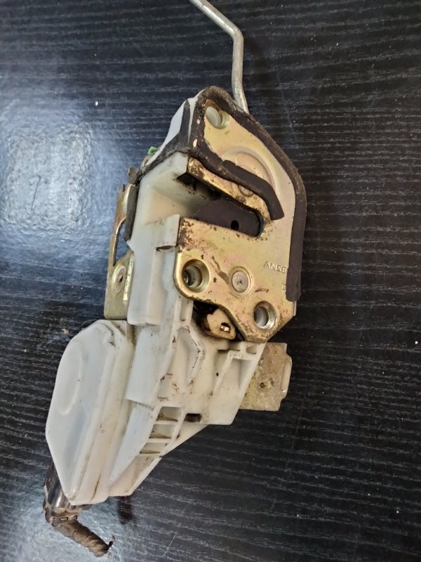Замок двери передний правый Galant 8 2002 USA 2.4 4G64