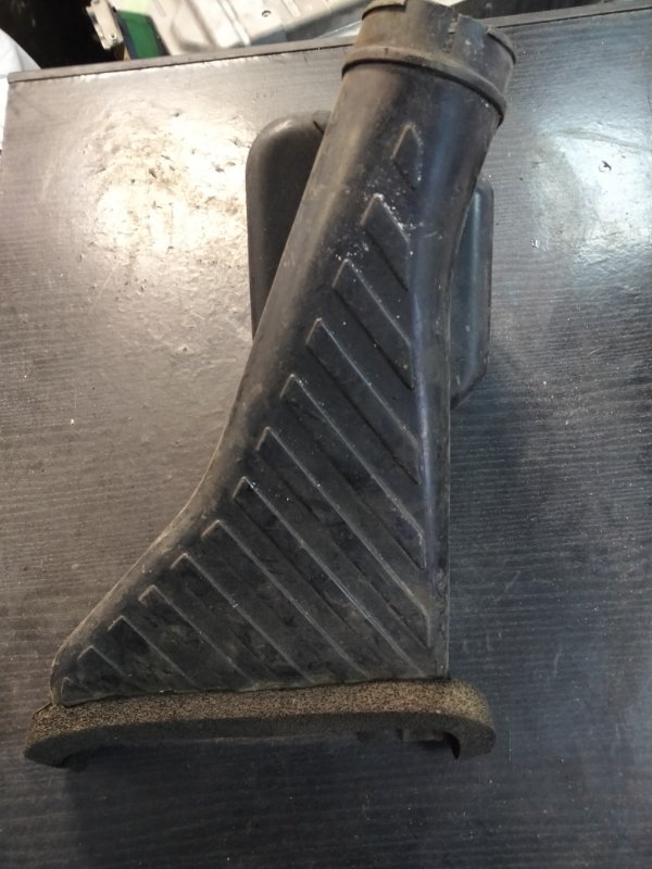 Воздухозаборник Mitsubishi Galant 1999 EA 2.0 MR281083 контрактная