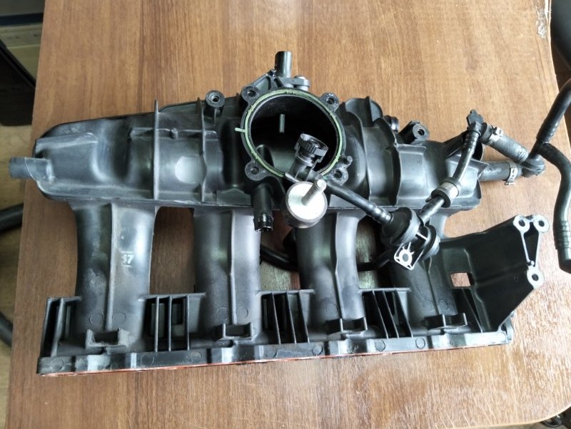 Впускной коллектор Skoda Octavia RS 2007 A5 BWA 06F133192C Б/У