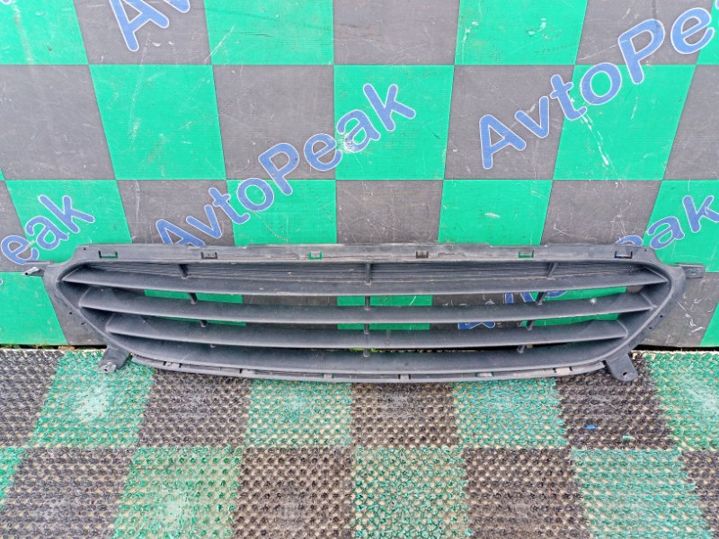 Решетка в бампер HYUNDAI ACCENT SOLARIS 2012 RB G4FA 865611R000 контрактная