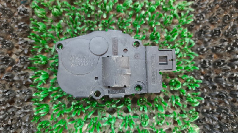 Сервопривод заслонок печки ML280 CDI 2008 W164 642.940