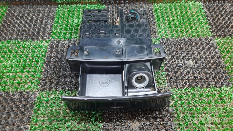 Подстаканник ML280 CDI 2008 W164 642.940 Подстаканник ML280 CDI 2008 W164 642.940