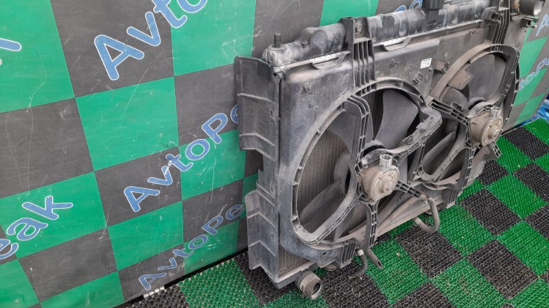 Радиатор охлаждения двигателя R'nessa