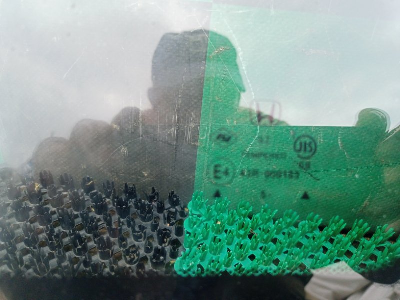 Форточка кузова передняя правая HONDA STEP WGN SPADA RP3 L15B