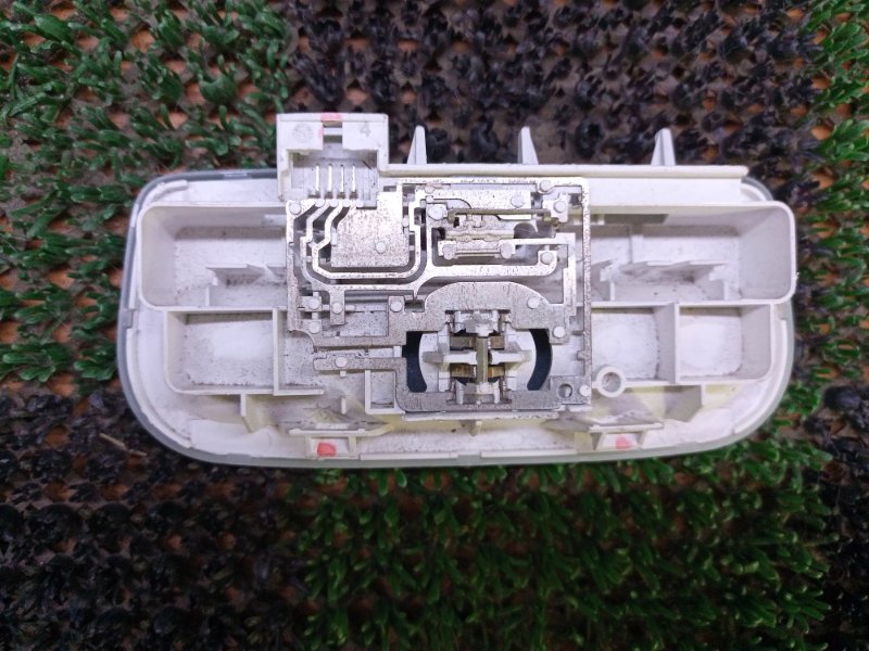 Плафон подсветки салона RENAULT FLUENCE L30R H4M 721