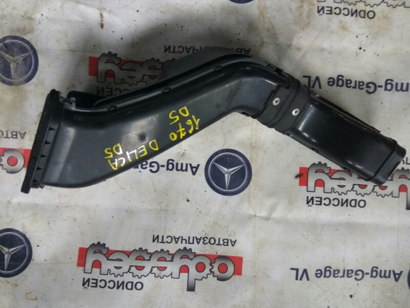 Патрубок воздушн.фильтра Mitsubishi Delica D5 CV5W 4B12 2007