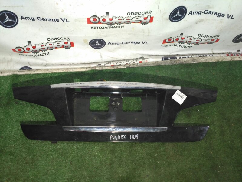 Планка багажника Nissan Fuga GY50 VK45-100546 2008 задняя