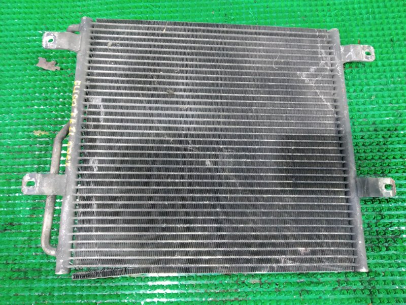 Радиатор кондиционера Mitsubishi Fuso FK71HD 6M61 1999