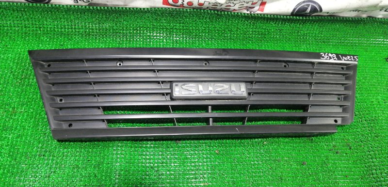 Решетка радиатора Nissan Caravan VWE25 ZD30(DDTI) 2010
