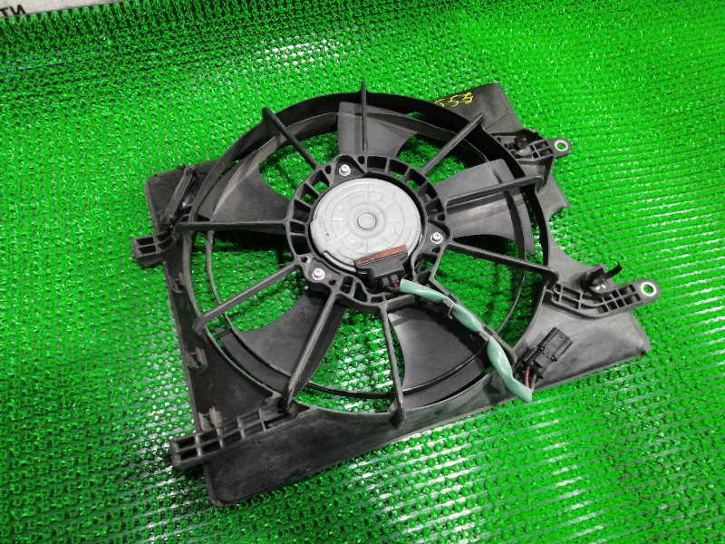 Вентилятор радиатора Honda Stepwgn RP3 L15B 2015 передний левый