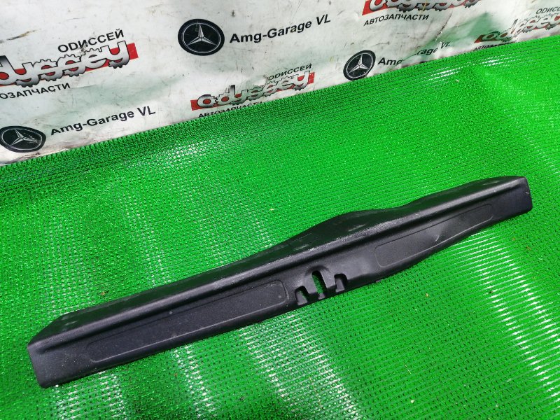 Накладка замка багажника Honda Stepwgn RP3 L15B 2015