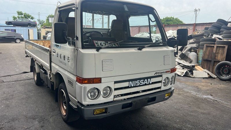 Кабина Nissan Atlas AGF22 TD27 1990