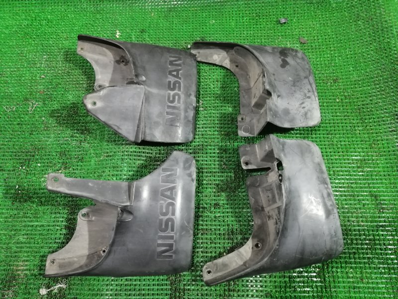 Брызговики комплект Nissan Safari WTY61-000176 ZD30DDTI 1999