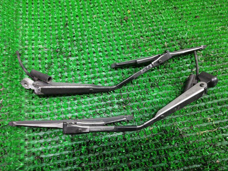 Дворник фар Nissan Safari WTY61-000176 ZD30DDTI 1999