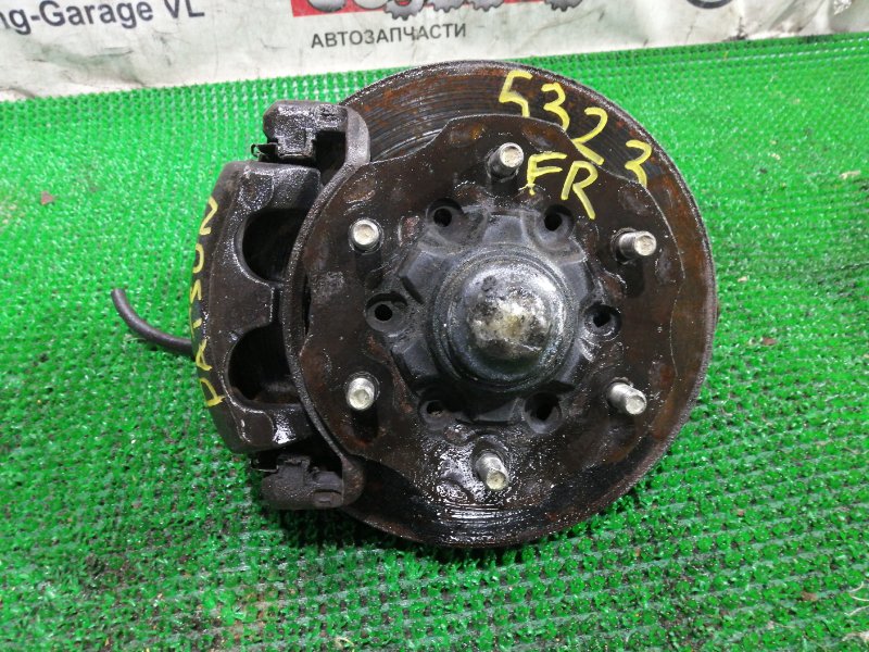 Ступица Nissan Datsun BD22 TD27 2000 передняя правая