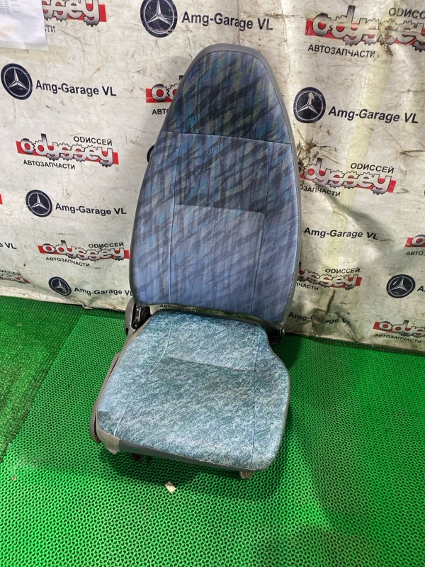 Сидение Mitsubishi Fuso FK71DC 4M50 2005 правое