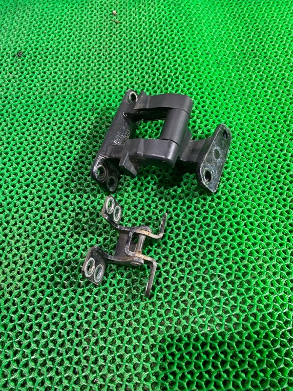 Петли задней двери TOYOTA FJ CRUISER GSJ15W 1GR-FE 2012 (б/у)