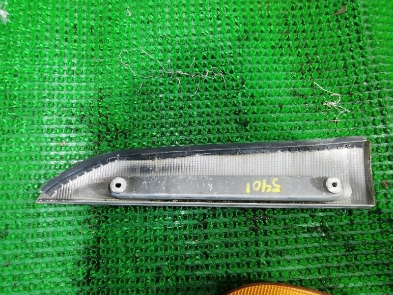Ресничка передняя правая ELF 2001 NKR69 4JG2 Ресничка передняя правая ELF 2001 NKR69 4JG2