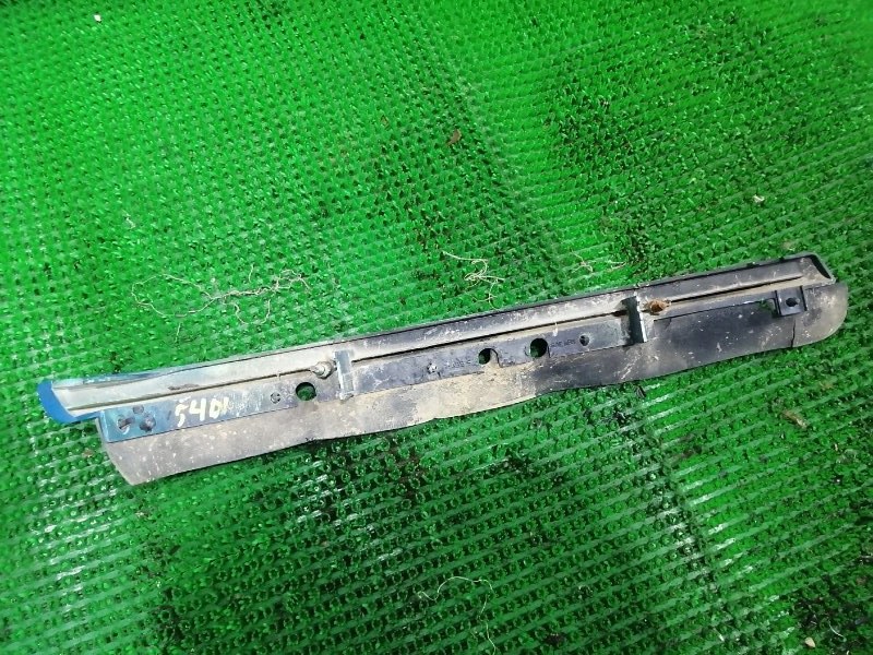 Планка под фары передняя левая ELF 2001 NKR69 4JG2